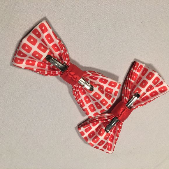 YouTube RARE CUSTOM MADE VIDCON Clip On Bow Tie - Picture 4 of 7